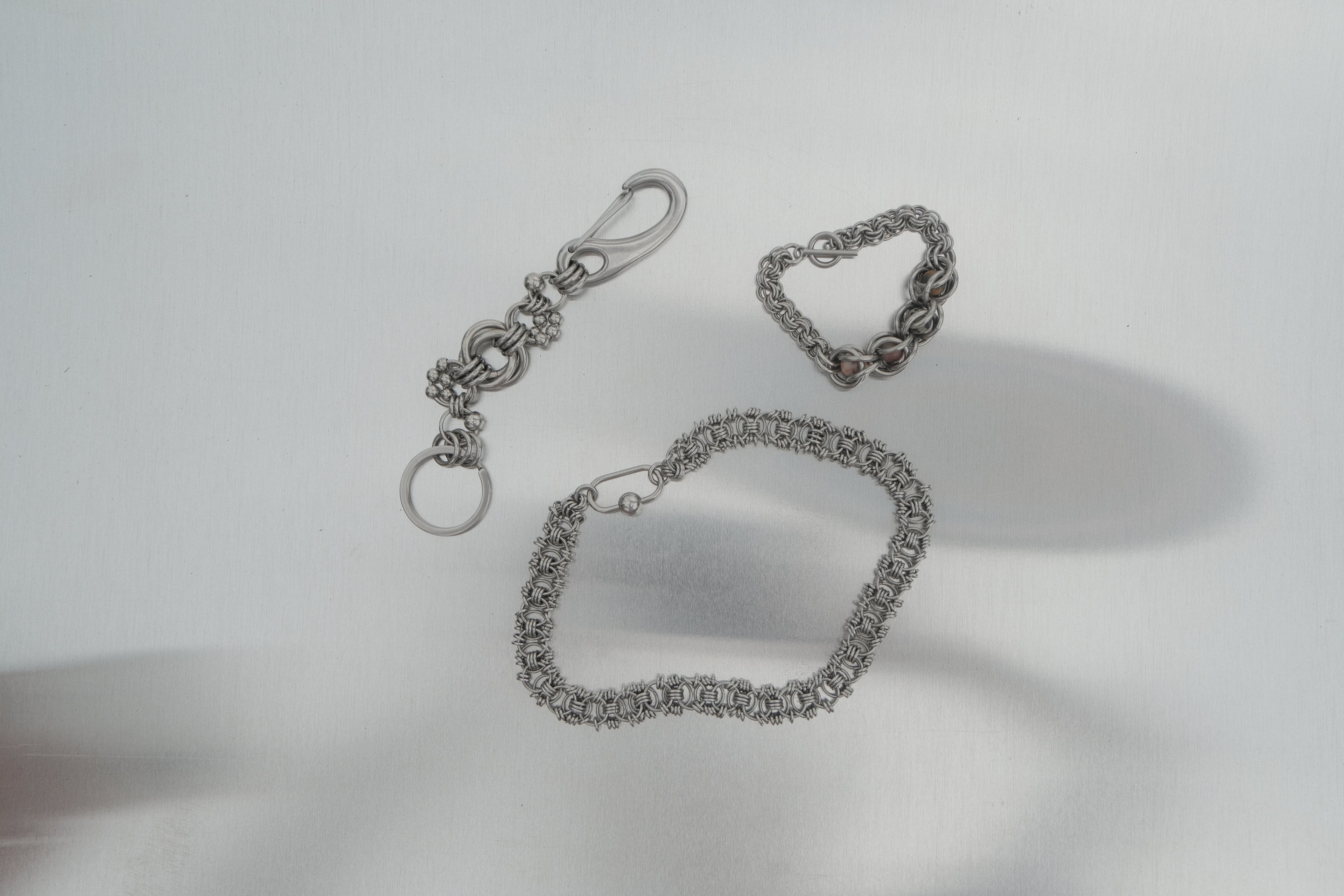 Captured bead bracelet