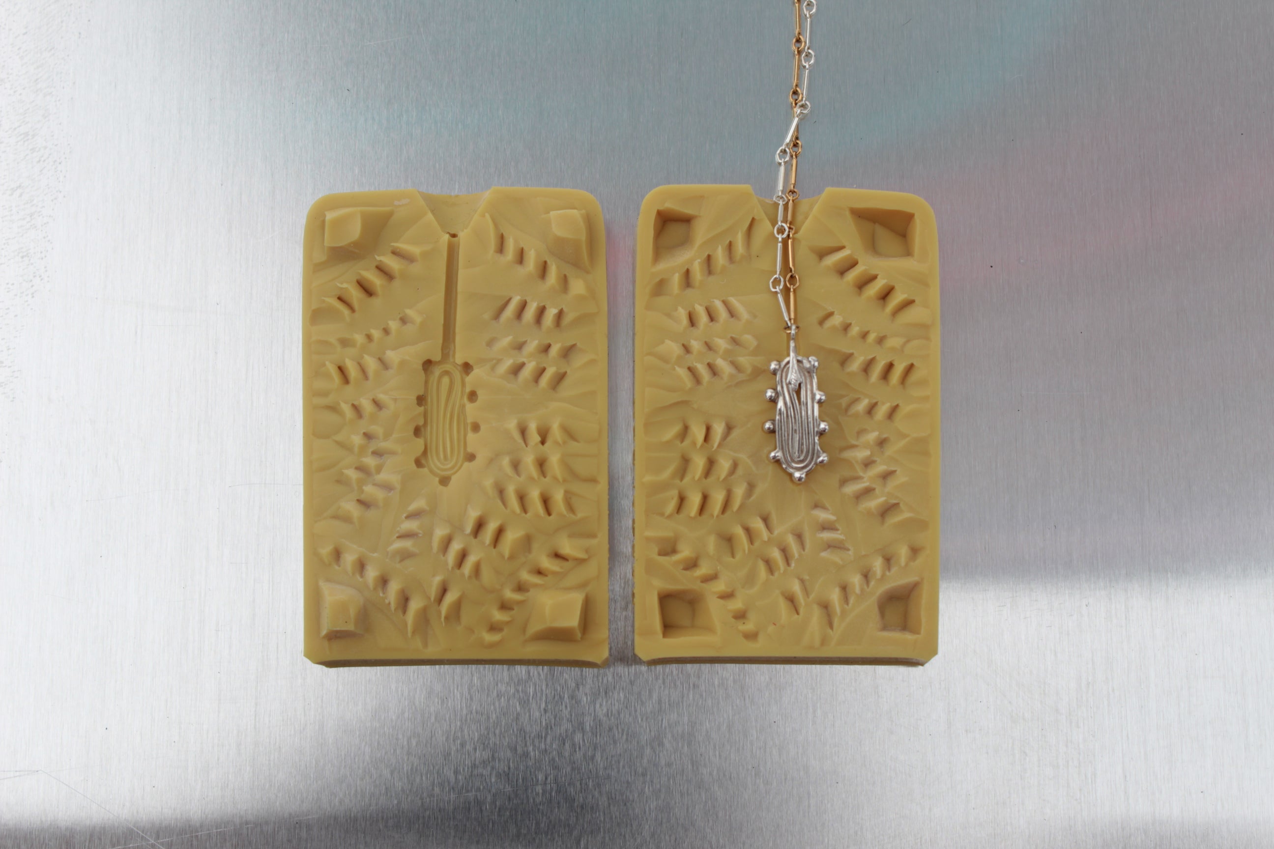 Spiral wrack necklace